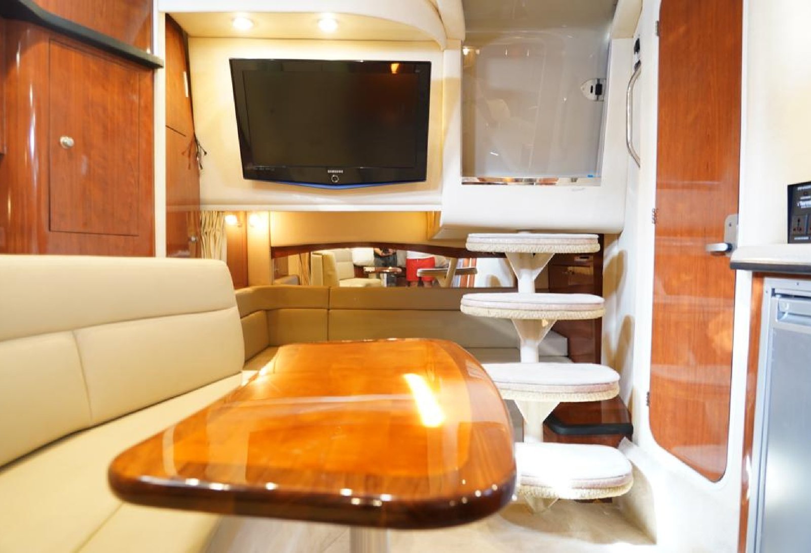 40 feet cruiser-Amanos-yachts-luxury